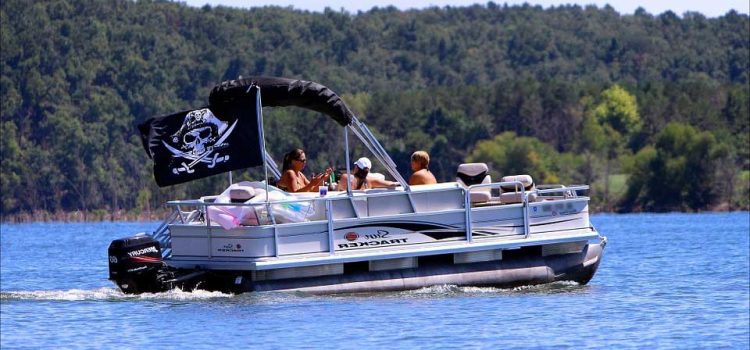 Fun-Events-to-Host-on-a-Pontoon-Boat
